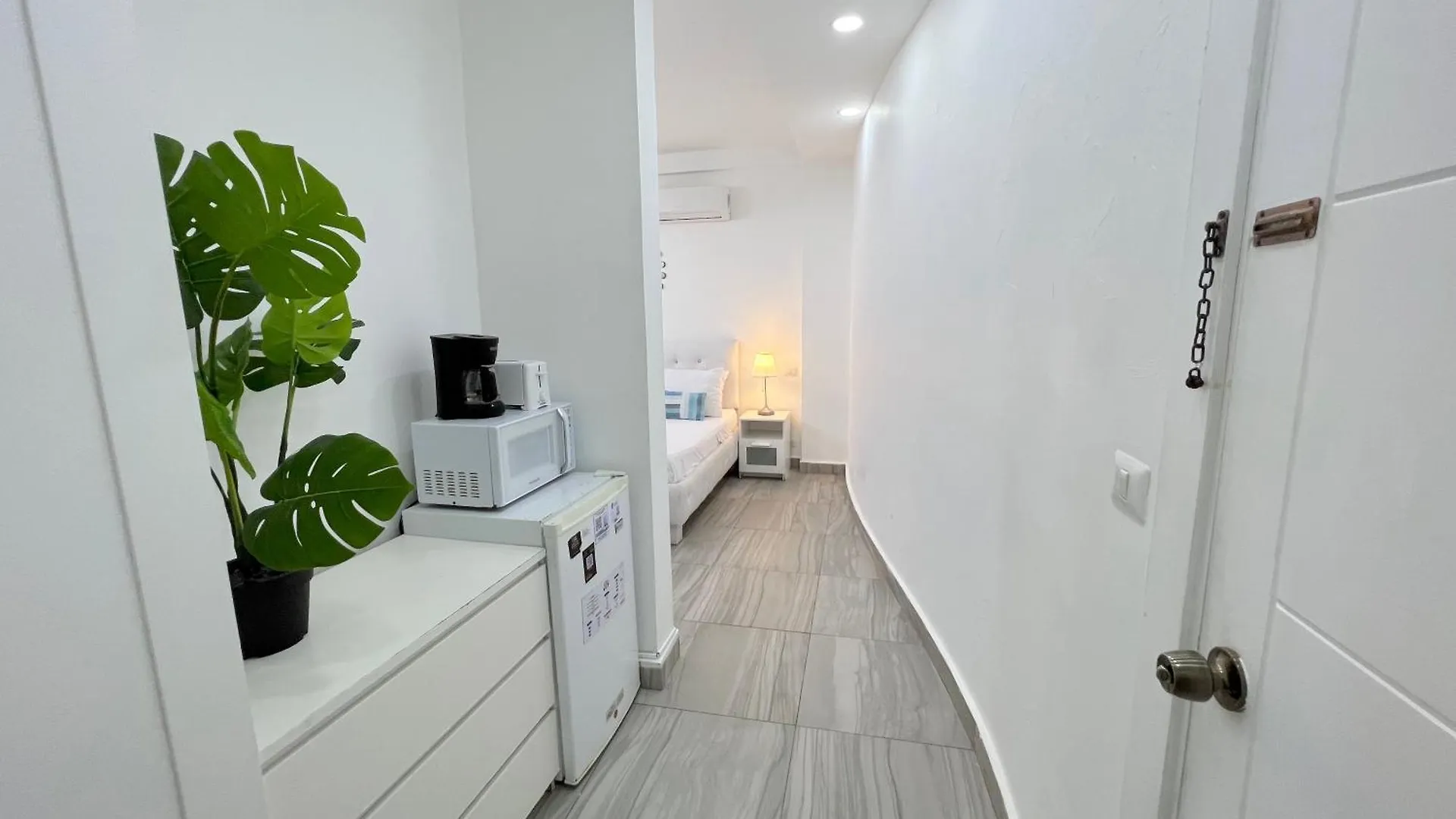 Vacation Studios With Rooftop Pool, Beach Club, Restaurants - Playa Los Corales Punta Cana Hotel