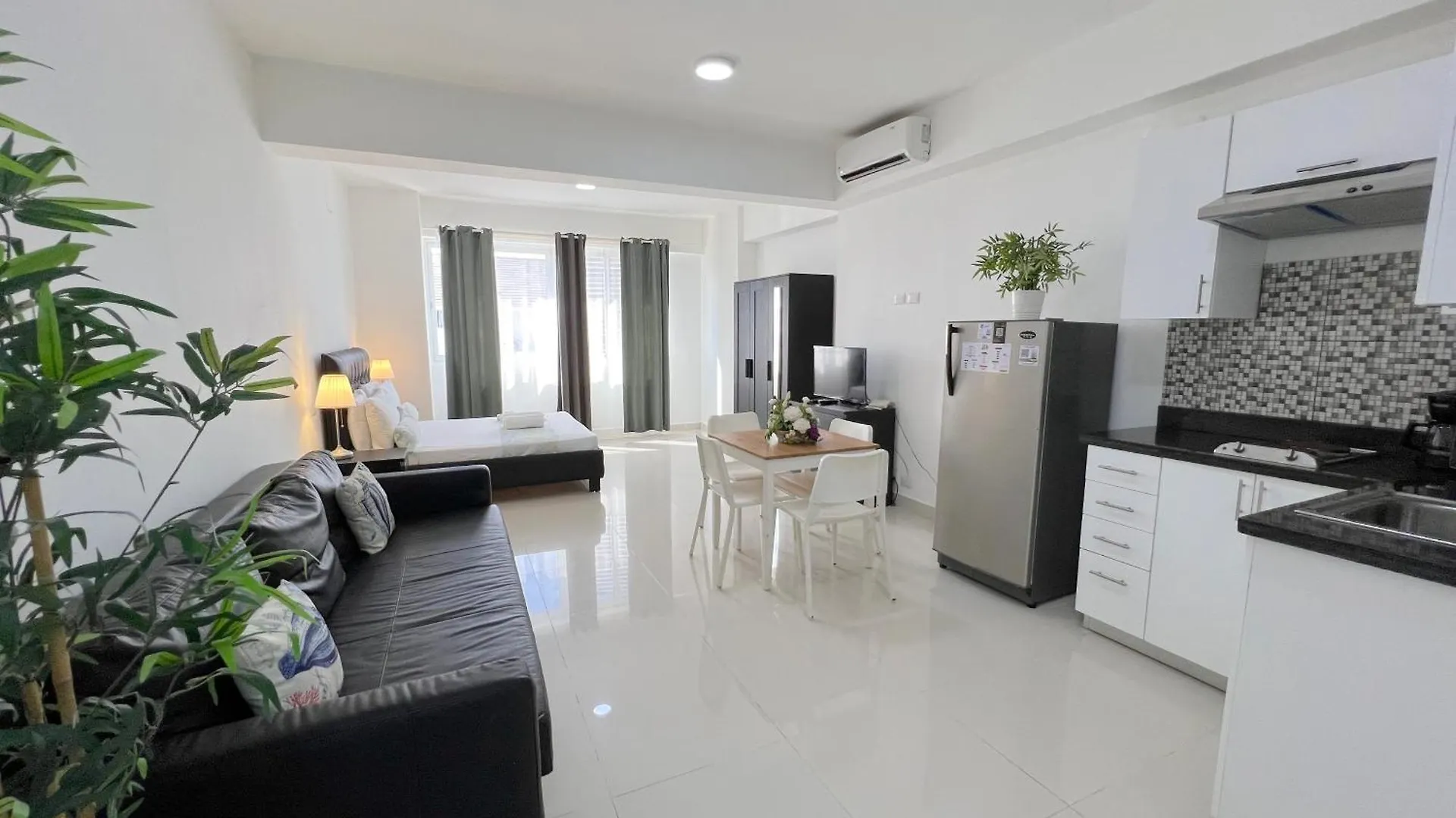 ***** Hotel Vacation Studios With Rooftop Pool, Beach Club, Restaurants - Playa Los Corales Punta Cana República Dominicana