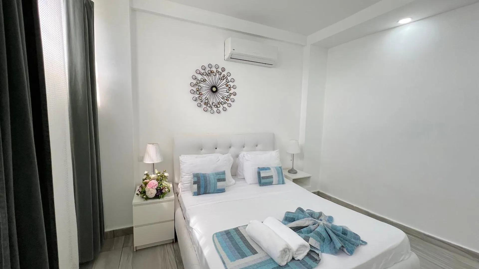 Vacation Studios With Rooftop Pool, Beach Club, Restaurants - Playa Los Corales Punta Cana
