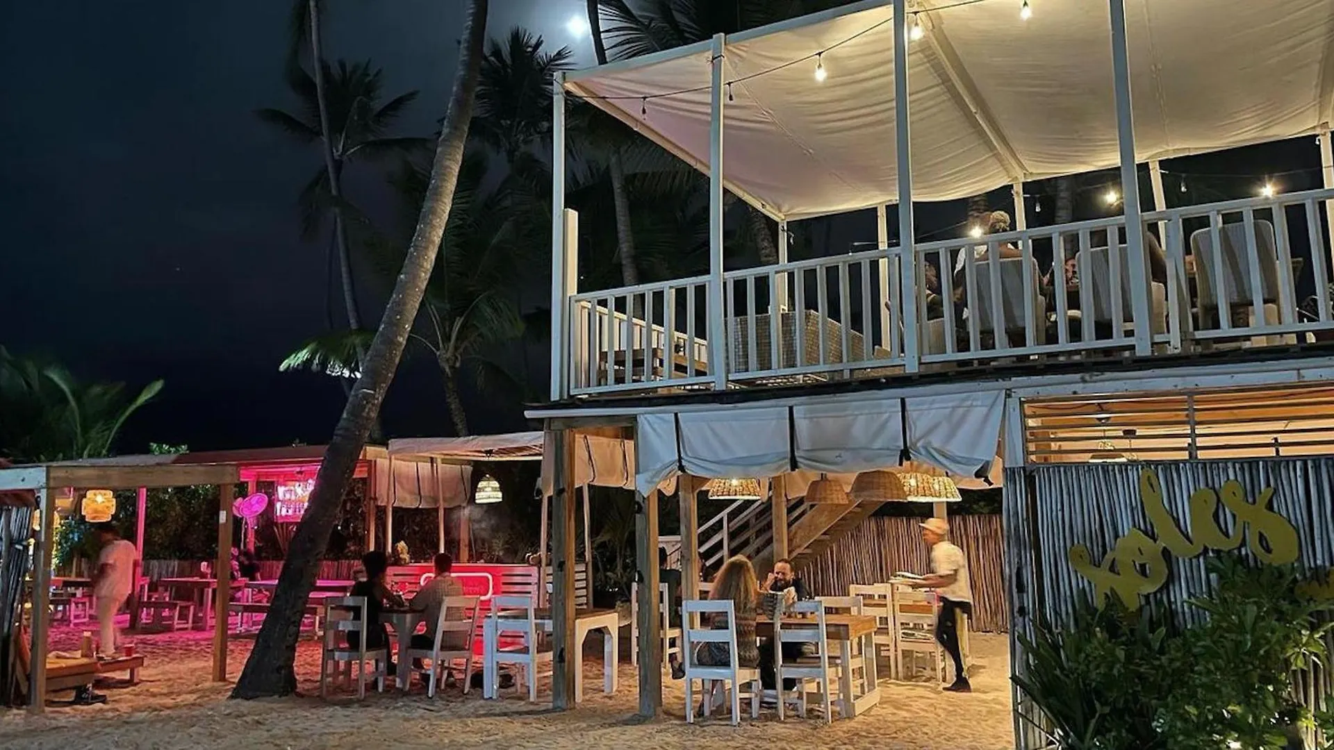 Hotel Vacation Studios With Rooftop Pool, Beach Club, Restaurants - Playa Los Corales Punta Cana
