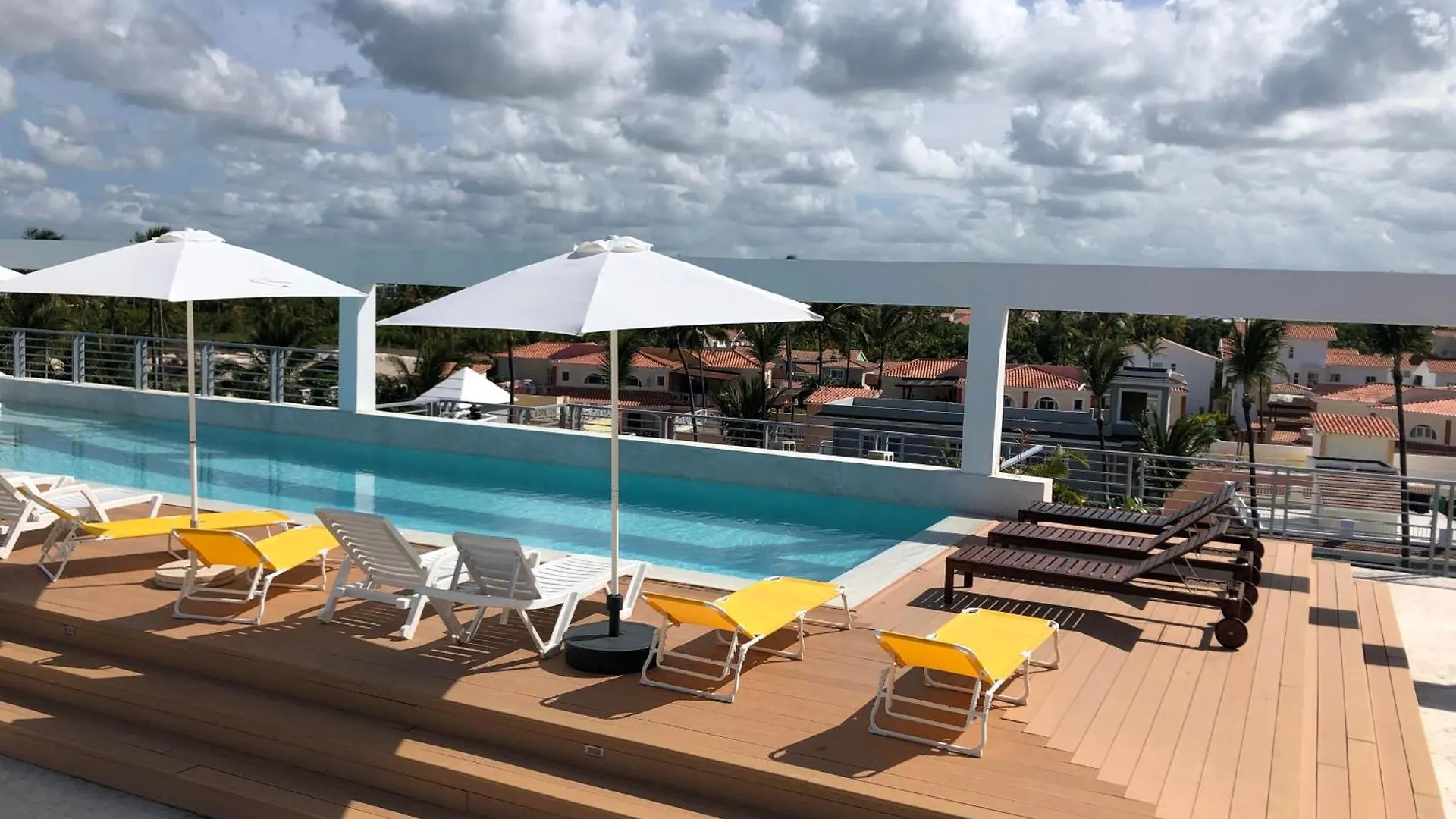 ***** Hotel Vacation Studios With Rooftop Pool, Beach Club, Restaurants - Playa Los Corales Punta Cana República Dominicana